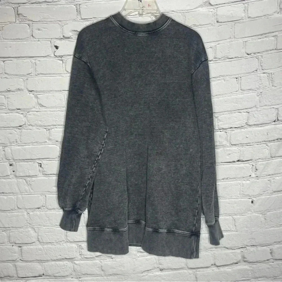 Bo+Tee Women’s Oversized Grey Dark Washed Pull Over Crew Neck Women’s size XXS - Picture 1 of 9